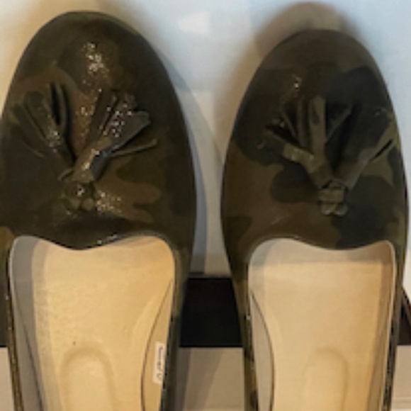 Green Camouflage Round Toe Leather Tassel Loafers - Women, Size: 38 - Picture 4 of 4